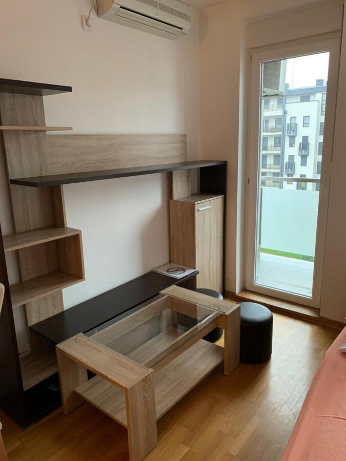 Apartment In Luxury A Block *