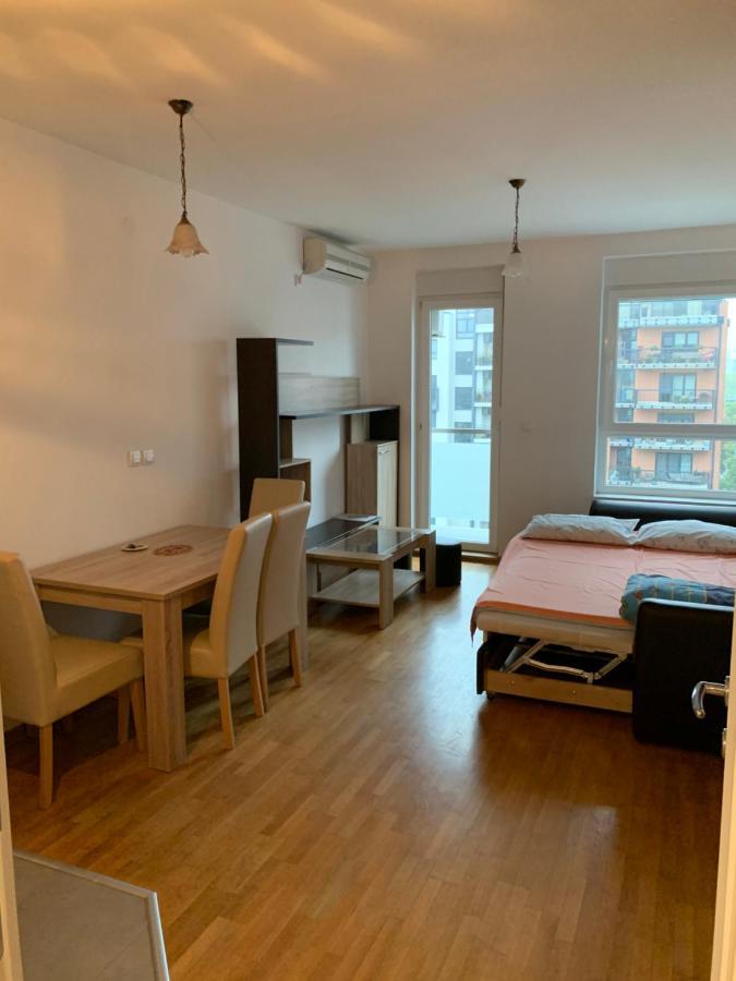 In Luxury A Block Apartment Belgrad